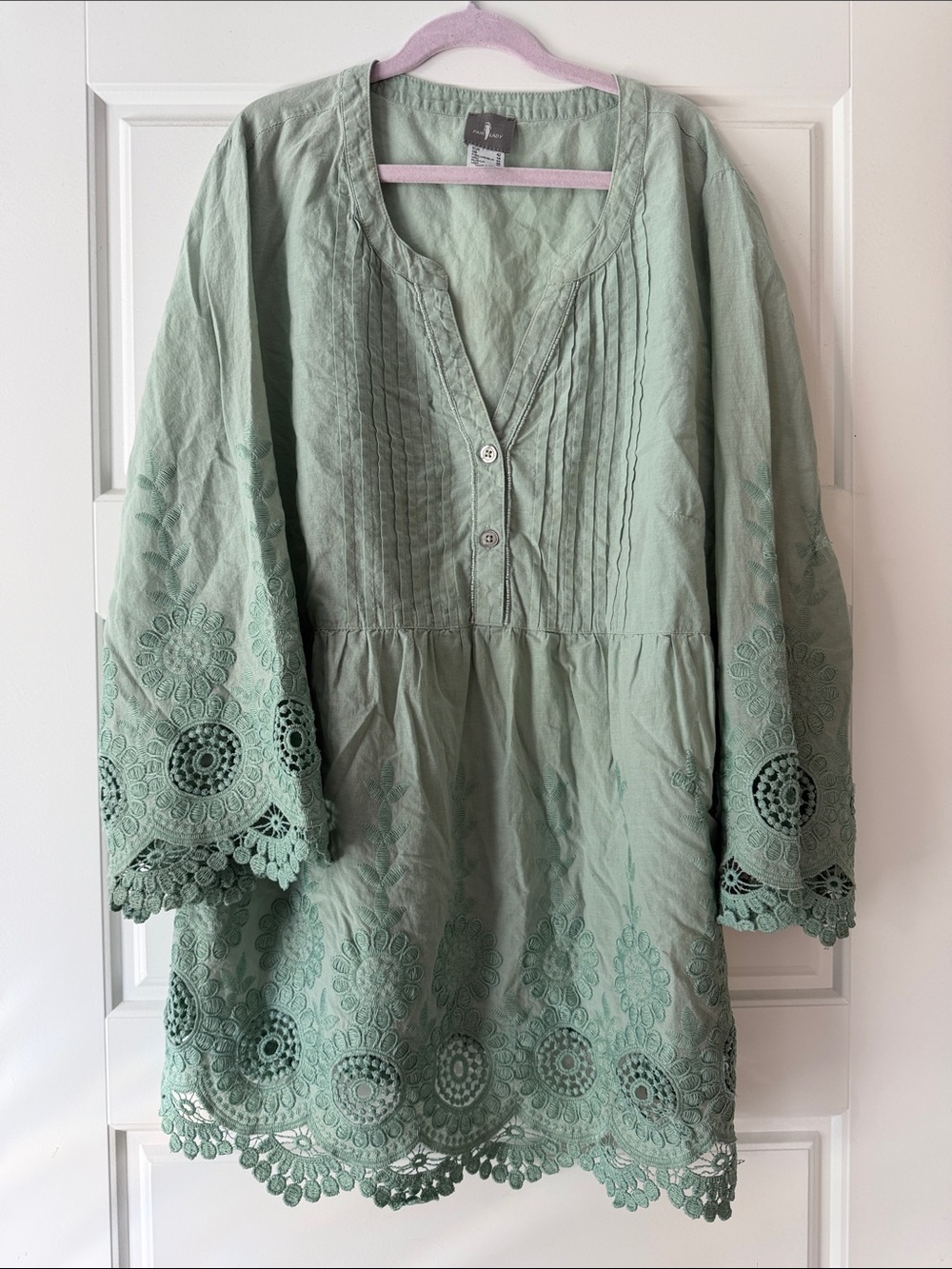 Embroidered Mint Green V-Neck Tunic with Scalloped Hem
